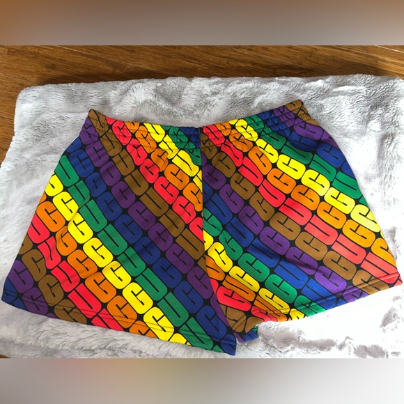 UGG Rainbow Shorts Sz M Unisex NWT - Picture 1 of 8
